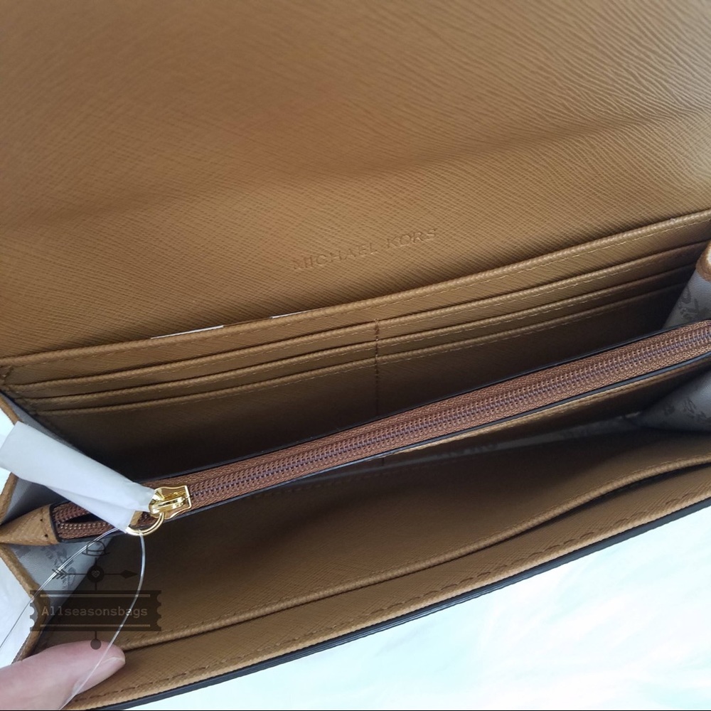 Michael Kors Jet set Carryall Wallet Vanilla Acorn - Picture 5 of 6